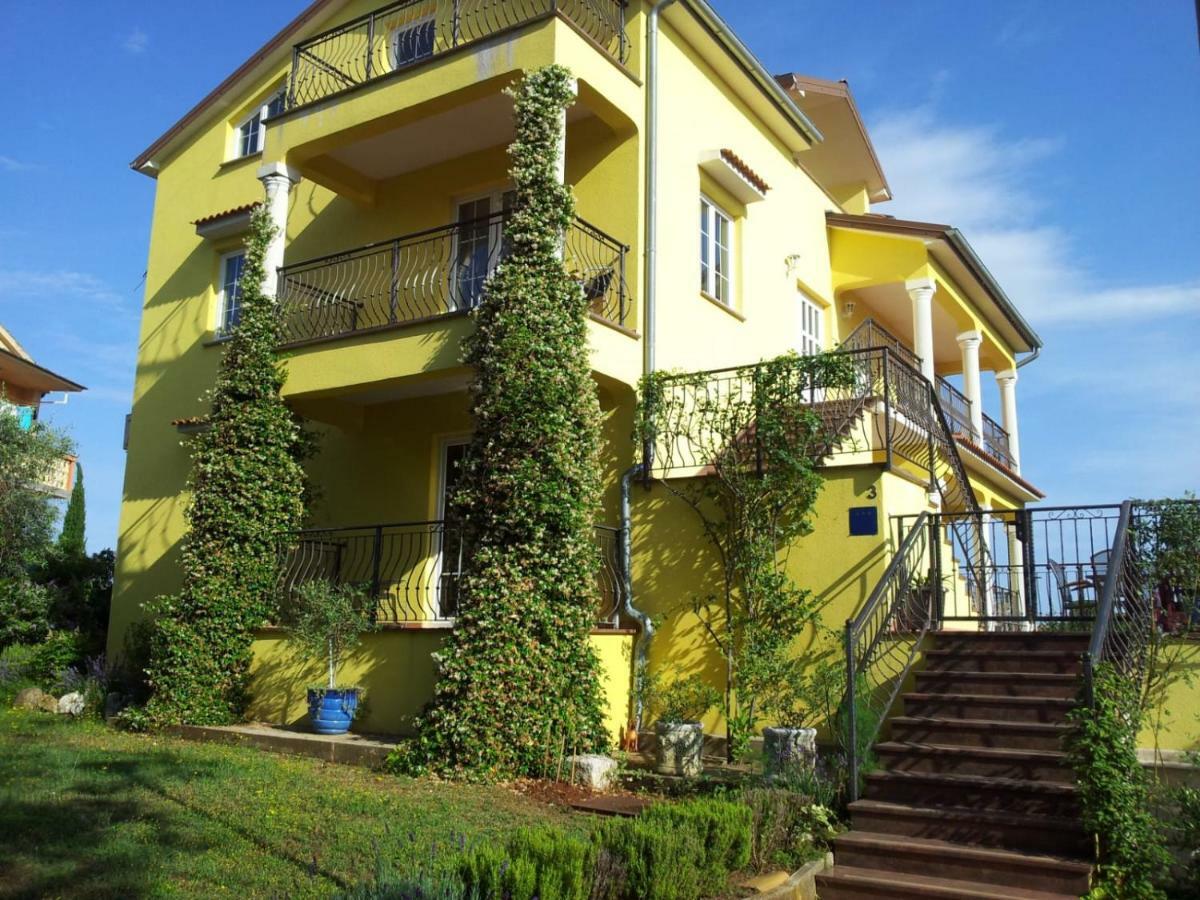 Apartment Luiza Funtana Exteriör bild